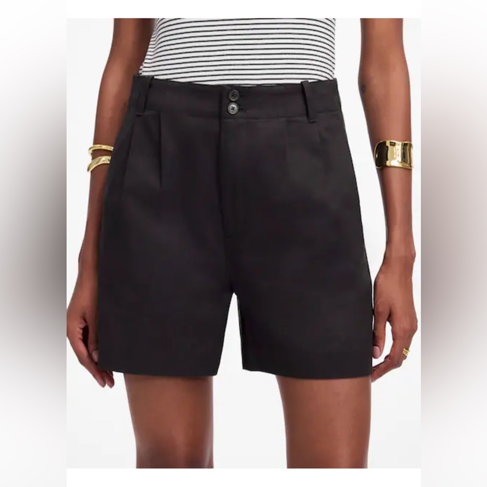 MOVING SALE | NWT Women’s Madewell Jet Black Drapey Twill Pleated Short, Size 14